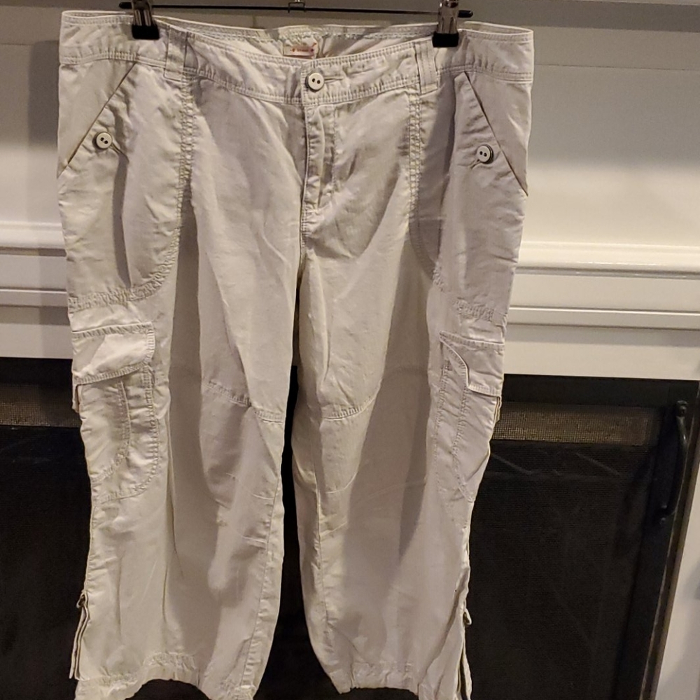 Sitwell Capris